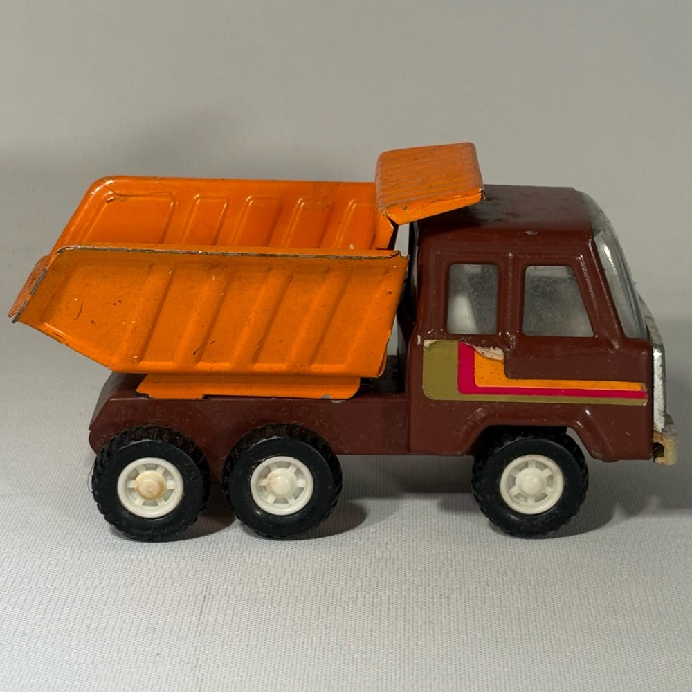 🚧 [2/$25] VINTAGE 70s KY TOY BROWN & ORANGE MINI DUMP TRUCK MODEL TOY 🚧